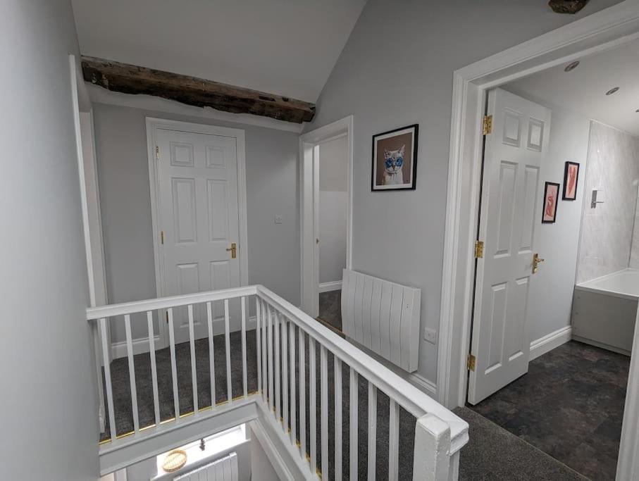 31 High Street - Modern & Stylish 2-Bed Apartment - Inc Parking Husbands Bosworth Esterno foto